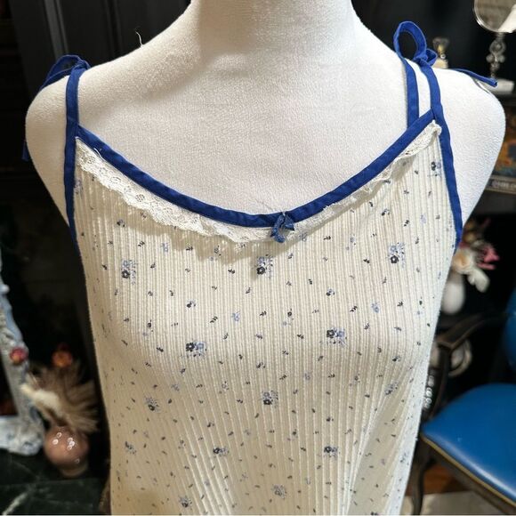 Yikel Vingtage Floral Dress/Nightgown Size Medium - Picture 2 of 10